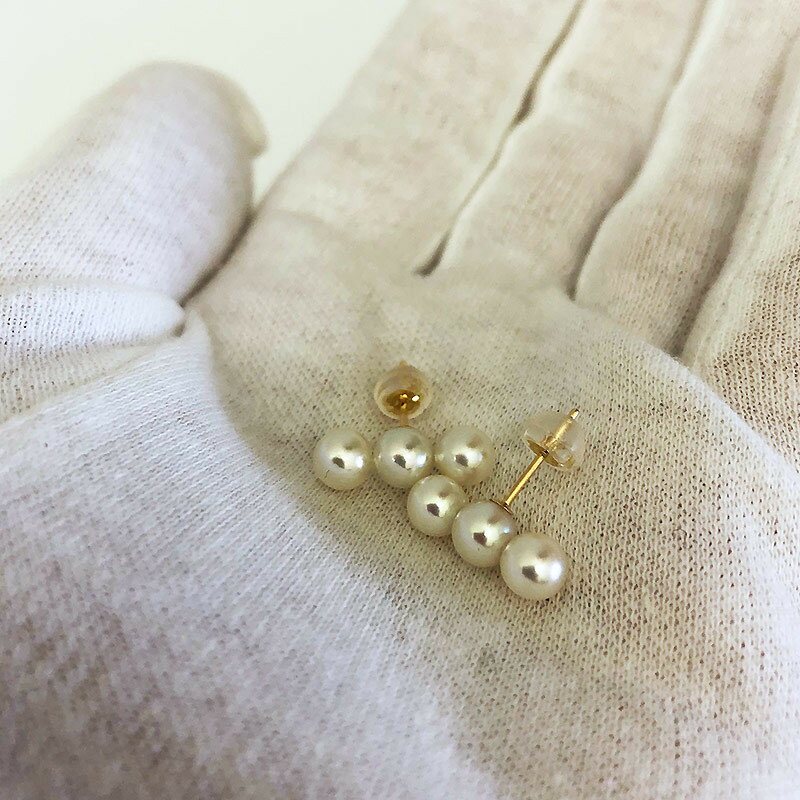 【ふるさと納税】 パール優美 真珠 パール ピアス K18 K14 アクセサリー 5ミリ ～ 6ミリ 三重県 伊勢志摩 志摩 冠婚葬祭 結婚式 プレゼント 母の日 クリスマス バレンタイン ホワイトデー 人気 / 志摩産アコヤ真珠 5-6ミリ 3粒ラインピアス (K18YG / K14WG) サムネイル3