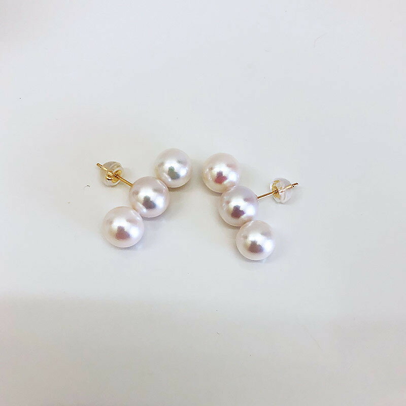 【ふるさと納税】 パール優美 真珠 ピアス アクセサリー パール 8ミリ ～ 8.5ミリ K18 K14 三重県 伊勢 志摩 伊勢志摩 プレゼント 人気 冠婚葬祭 フォーマル カジュアル レディース シンプル / 志摩産 アコヤ真珠　8-8.5ミリ 3粒ライン ピアス ( K18YG / K14WG ) サムネイル3