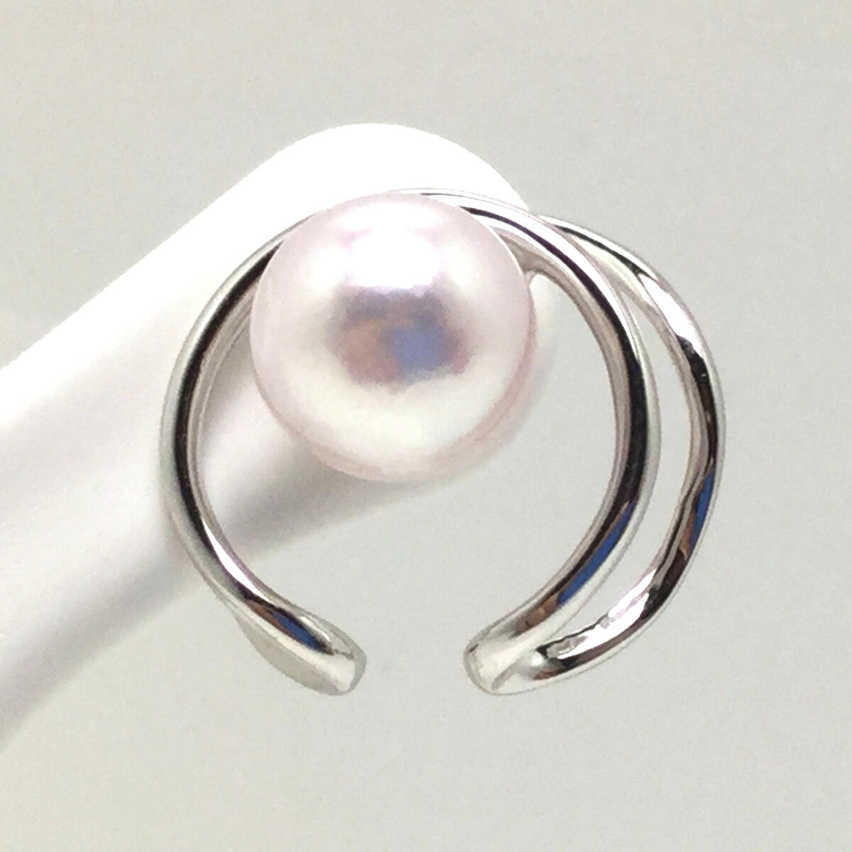 【ふるさと納税】 老舗の真珠専門店・アコヤ真珠イヤーカフ (K10YG/K10WG) 6.5～7.0ミリ / 三重県 伊勢志摩 伊勢 志摩 英虞湾 真珠 パール アコヤ貝 アクセサリー イヤーカフ 冠婚葬祭 慶事 弔事 結婚式 入学式 卒業式 ギフト カジュアル 誕生石 ジュエリー 10K 10金 サムネイル3