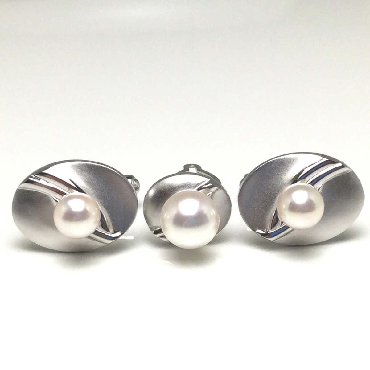 【ふるさと納税】 真珠 アクセサリー シルバー タイタック カフス セット パール 8.5ミリ / 7ミリ ネクタイ スーツ メンズ 冠婚葬祭 慶事 弔事 結婚式 入学式 卒業式 / 老舗の真珠専門店・花珠級アコヤ真珠 紳士用パールタイタックセット8.5ミリ/7.0ミリ（タイプ：D） サムネイル2