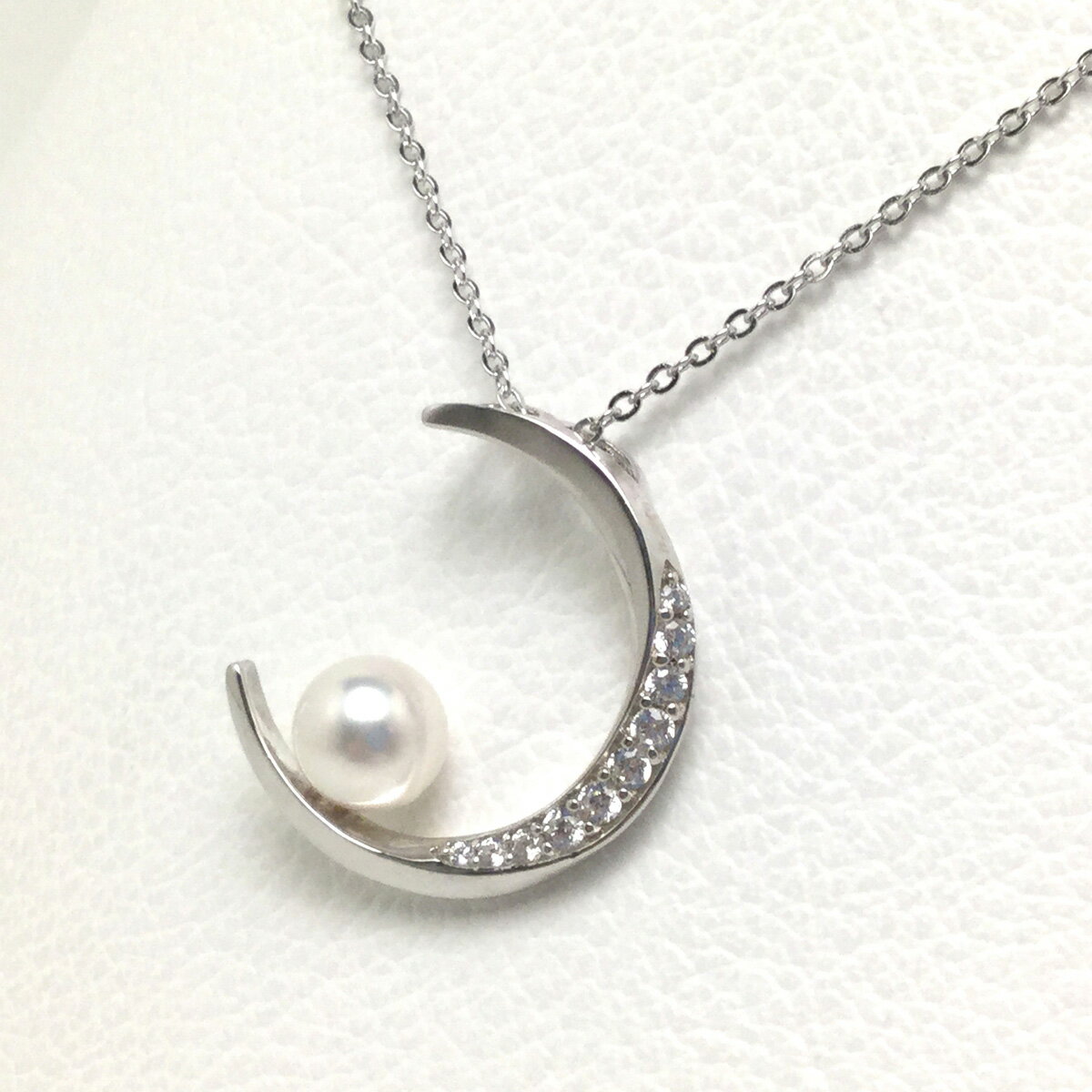 【ふるさと納税】 真珠 ペンダント ネックレス 7.5ミリ ～ 8ミリ シルバー アクセサリー パール アコヤ真珠 伊勢 志摩 伊勢志摩 英虞湾 冠婚葬祭 結婚式 入学式 卒業式 ギフト カジュアル / 老舗の真珠専門店・高品質アコヤ真珠ペンダント7.5～8.0ミリ（シルバー・ムーン） サムネイル2