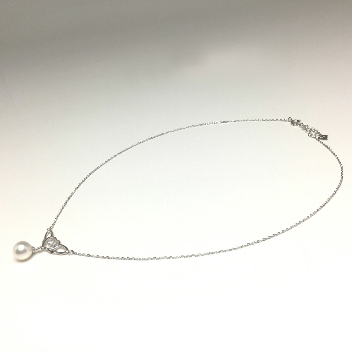 【ふるさと納税】 真珠 ペンダント ネックレス 7.5ミリ ～ 8ミリ シルバー アクセサリー パール アコヤ真珠 伊勢 志摩 伊勢志摩 英虞湾 冠婚葬祭 結婚式 入学式 卒業式 ギフト / 老舗の真珠専門店・高品質アコヤ真珠ペンダント7.5～8.0ミリ（シルバー・ハートウイング） サムネイル3