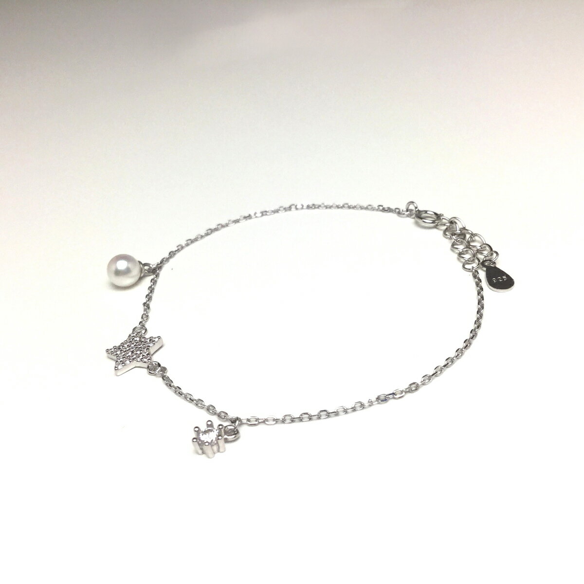 真珠 パール あこや アクセサリー ブレスレット ジュエリー 星 三重県 伊勢志摩 志摩 冠婚葬祭 結婚式 葬式 クリスマス バレンタイン ホワイトデー レディース / 老舗の真珠専門店・ アコヤ真珠ブレスレット 5.5～6.0 ミリ スター・キュービックジルコニア