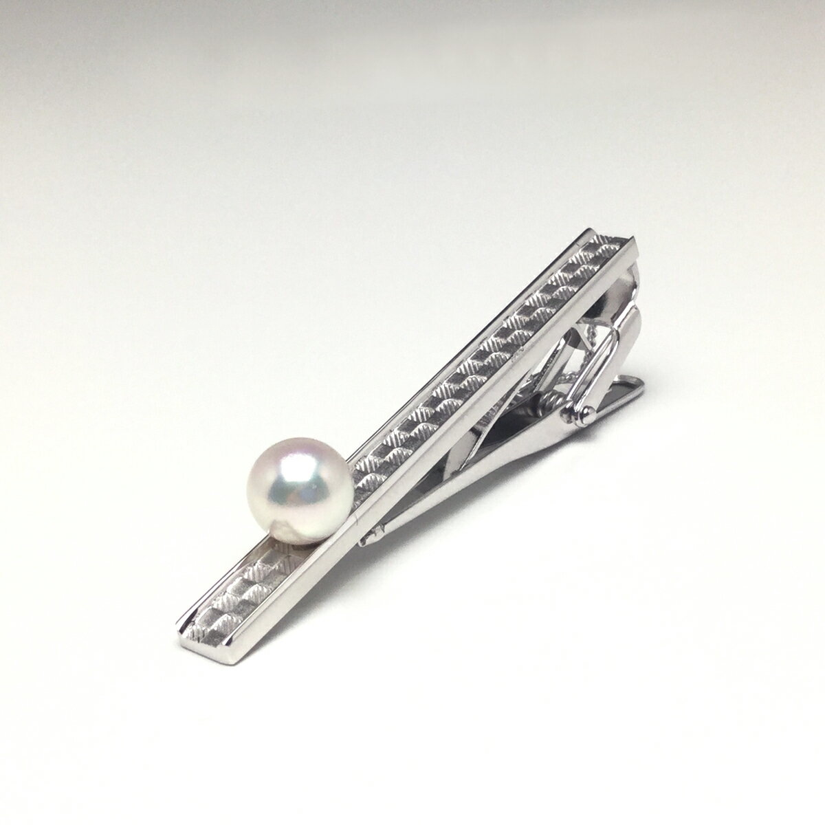 真珠 アクセサリー 8.0～8.5ミリ シルバー タイピン パール アコヤ真珠 伊勢 志摩 伊勢志摩 冠婚葬祭 慶事 弔事 結婚式 入学式 卒業式 フォーマル / 老舗の真珠専門店・高品質アコヤ真珠タイピン8.0～8.5ミリ / シルバー (ホワイト系 / ブルー系)