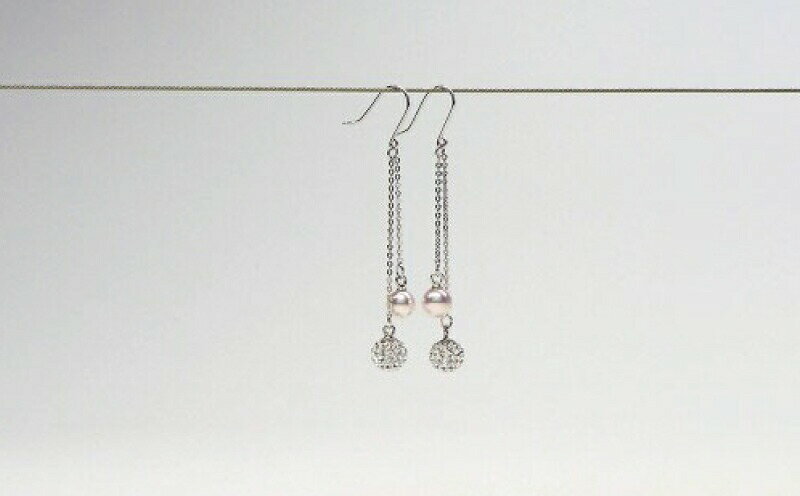 【ふるさと納税】 真珠 ピアス 5mm パール アクセサリー ジュエリー 三重県 志摩市 スワロ スワロフスキー フォーマル カジュアル おしゃれ ファッション プレゼント 贈り物 贈答 誕生日 / 志摩産アコヤ真珠フックピアス・スワロフスキーとの戯れ サムネイル2