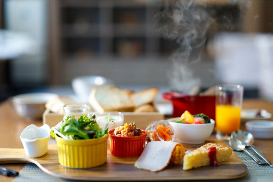 【ふるさと納税】 【 ご褒美 ペア宿泊券 1泊2食付 】 伊勢志摩 志摩市 三重県 旅行 旅行券 旅行チケット チケット 宿泊券 泊まる 食べる 1泊2食 温泉 宿 ホテル 夫婦 カップル 観光 おすすめ 人気 33万円 三十三万円 330000円 宿泊券 - 画像3