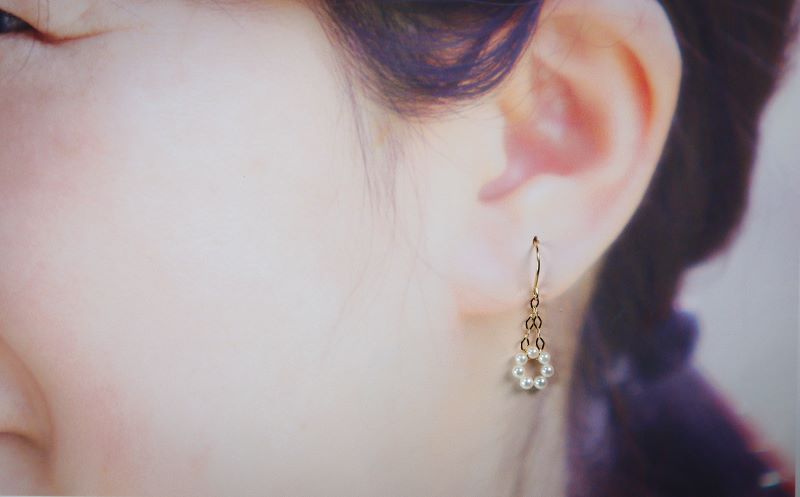 【ふるさと納税】 真珠 アクセサリー ピアス パール 2mm 以上 2.5mm 未満 ジュエリーK18 18金 伊勢 志摩 伊勢志摩 三重県 プレゼント 誕生日 おすすめ ギフト 結婚式 入学式 卒業式 希少 アコヤ真珠 アコヤ貝 ベビーパール / アコヤベビーパール フックタイプ サムネイル3