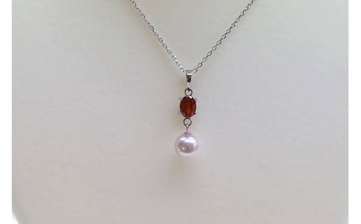 【090-09】上質アコヤ真珠8.0ミリ　1ctガーネット付きペンダント*