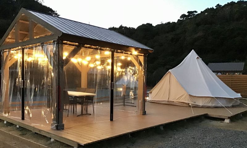 カブクリゾートペア宿泊券（グランピング利用） / ペア 伊勢志摩 志摩 三重 宿泊券 一泊二食 1泊2食 クーポン付き 宿泊 旅行 観光 サウナ BBQ グランピング 〔200-24〕