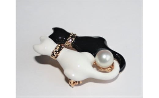 【ふるさと納税】 真珠 パール ブローチ アクセサリー ジュエリー おしゃれ ファッション 三重県 志摩市 伊勢 プレゼント 贈り物 アコヤ かわいい 猫 キャット 真珠の里 かわいい2匹の白黒の猫ブローチ サムネイル2