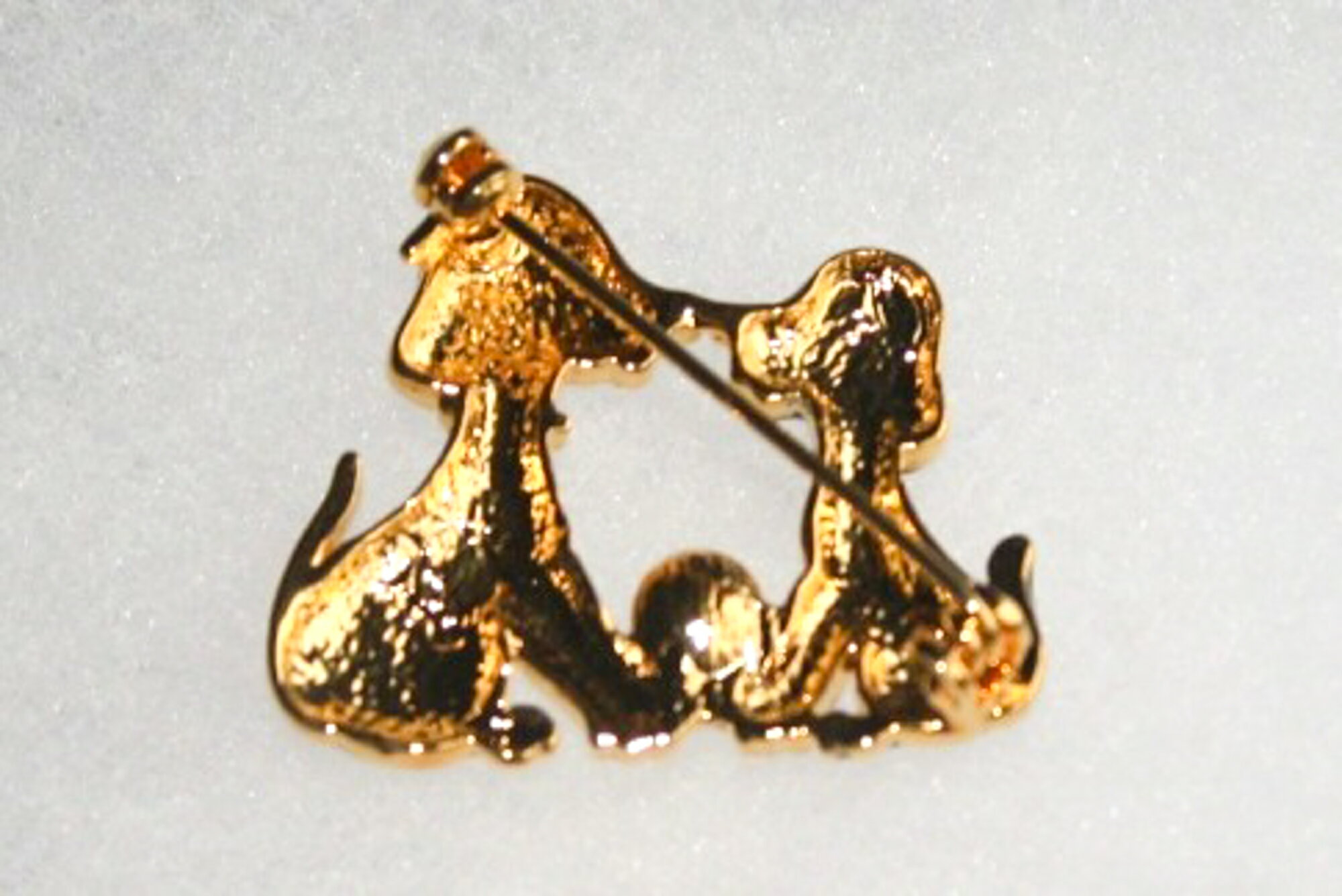 【ふるさと納税】 真珠 ブローチ アクセサリー パール 6.5ミリ ～ 7ミリ 三重県 伊勢志摩 志摩市 プレゼント クリスマス バレンタイン ホワイトデー カジュアル レディース 20000円 2万円 二万円 真珠の里 かわいい2匹の白黒の犬のブローチ サムネイル2