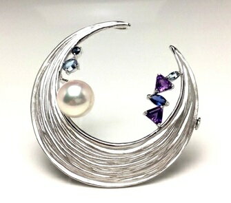 老舗の真珠専門店・花珠クラス・アコヤ真珠ブローチ9.0～9.5ミリ 天然石 / アクセサリー ブローチ アコヤ 真珠 パール 三重県 伊勢志摩 志摩 シルバー 花珠 冠婚葬祭 結婚式 卒業式 普段使い ギフト プレゼント 誕生石 おしゃれ