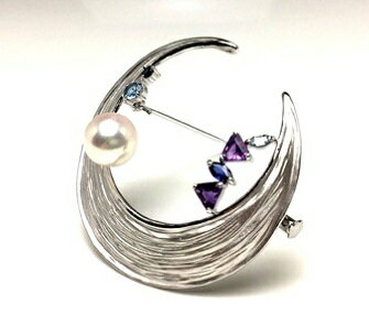 【ふるさと納税】 老舗の真珠専門店・花珠クラス・アコヤ真珠ブローチ9.0～9.5ミリ 天然石 / アクセサリー ブローチ アコヤ 真珠 パール 三重県 伊勢志摩 志摩 シルバー 花珠 冠婚葬祭 結婚式 卒業式 普段使い ギフト プレゼント 誕生石 おしゃれ サムネイル2