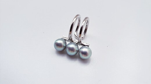 真珠 3個付 アクセサリー イヤーカフ パール ジュエリー 三重 伊勢 志摩 真珠 アコヤ真珠 アコヤ貝 あこや 冠婚葬祭 慶事 誕生日 結婚式 記念日 お祝い 贈り物 ギフト プレゼント 普段使い / 志摩市産アコヤ真珠3個付イヤーカフ（ホワイト系 ブルー系）