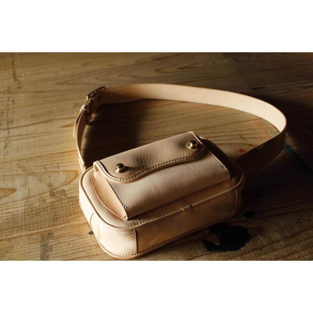 【ふるさと納税】伊賀牛革ボディバッグ＜ステッチ：色選択可＞ | かばん ファッション 人気 おすすめ 送料無料 サムネイル3