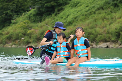 【ふるさと納税】宮川 リバー SUP (サップ) 体験 4名分 ／ R2 SURF UNION 海上散歩 マリンスポーツ 川 アウトドア 一級河川 三重県 度会町 - 画像2