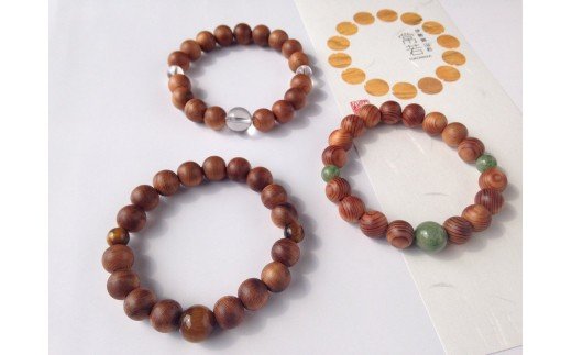 【ふるさと納税】御山杉　ブレスレット　男女ペア　男性用：水晶　女性用：ざくろ石／世古林業　三重県　度会町　伊勢志摩 サムネイル2