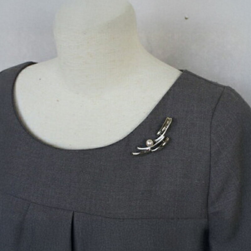 【ふるさと納税】 真珠 ブローチ 7.5mm SV シルバー アコヤ真珠 アクセサリー ファッション ジュエリー akoya パール フォーマル カジュアル プレゼント ギフト 贈り物 贈答品 お祝い 誕生日 記念日 冠婚葬祭 結婚式 卒業式 入学式 三重県 伊勢 志摩 南伊勢町 パールハヤシ サムネイル3