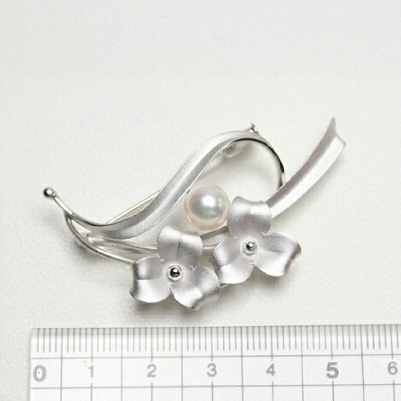 【ふるさと納税】 真珠 ブローチ 7.5mm SV シルバー アコヤ真珠 アクセサリー ファッション ジュエリー akoya パール フォーマル カジュアル プレゼント ギフト 贈り物 贈答品 お祝い 誕生日 記念日 冠婚葬祭 結婚式 卒業式 入学式 三重県 伊勢 志摩 南伊勢町 パールハヤシ サムネイル2