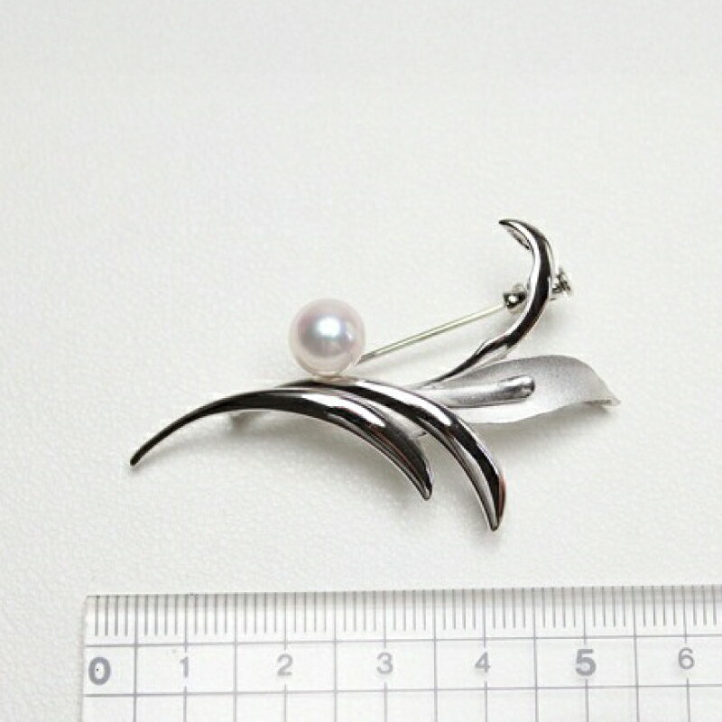 【ふるさと納税】 真珠 ブローチ 7.5mm SV シルバー アコヤ真珠 伊勢 志摩 アクセサリー ファッション ジュエリー akoya パール フォーマル カジュアル プレゼント ギフト 贈り物 贈答品 お祝い 誕生日 記念日 冠婚葬祭 結婚式 入学式 国産 三重県 南伊勢町 パールハヤシ サムネイル2