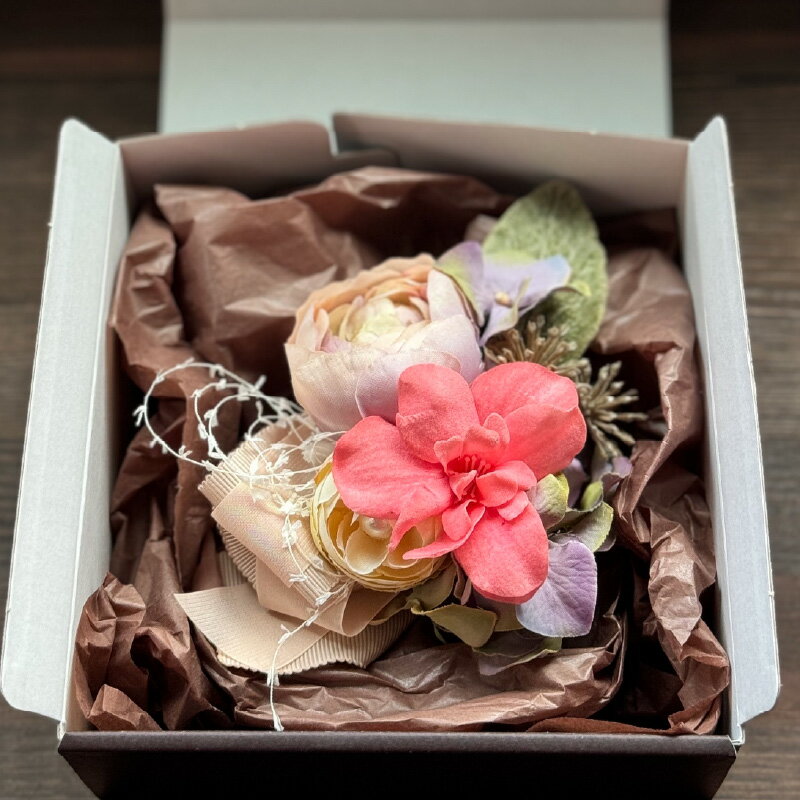 【ふるさと納税】アーティフィシャルフラワーのコサージュ 【 フラワー コサージュ アクセサリー オリジナル 染め花 インテリア バッグアクセサリー 送料無料 】 サムネイル3