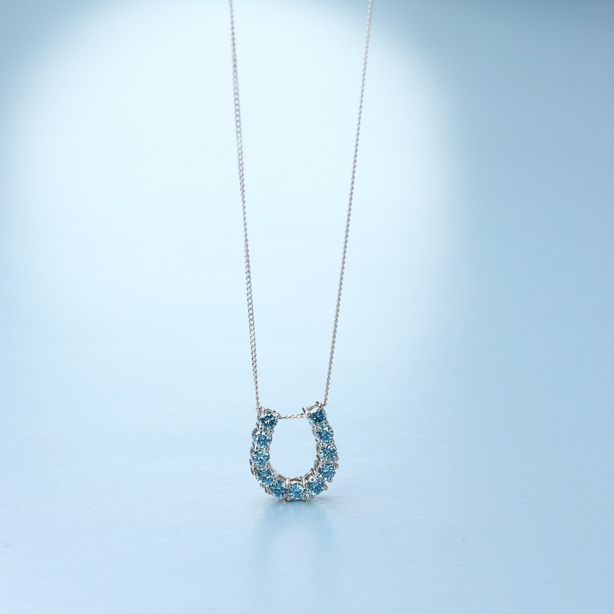 【ふるさと納税】プラチナ900 ラボブルーダイヤ0.363ct 馬蹄ネックレス / PT900-N007BL [AM319] / プラチナ900 ブルーダイヤモンド 馬蹄ネックレス アクセサリー ギフト プレゼント サムネイル3