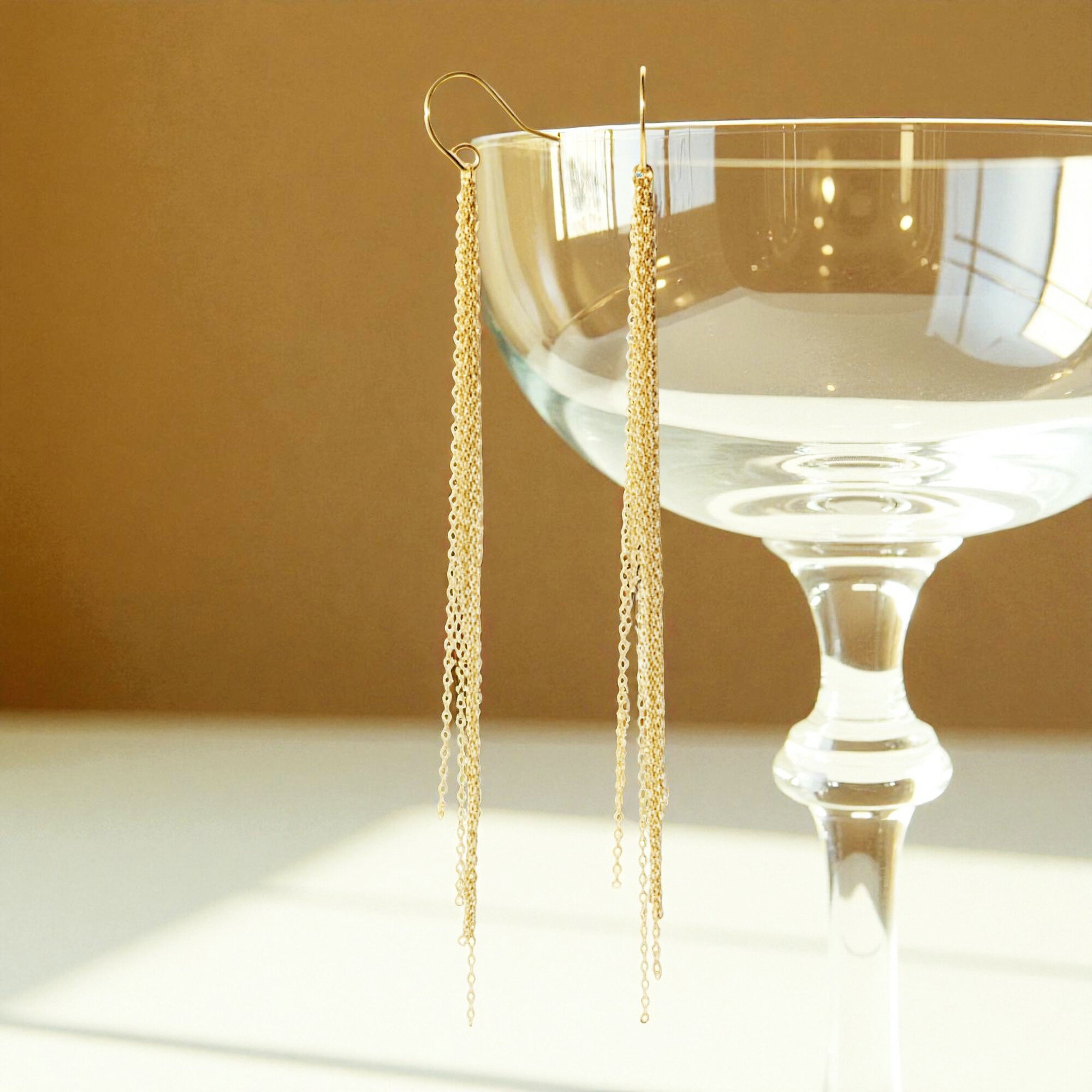 【ふるさと納税】18金イエローゴールド 小豆チェーンフックピアス しなやかに揺れる上質な煌めき 大人のエレガント / SP1001-K18 【レビューキャンペーン実施中】/ 金 ゴールド ジュエリー アクセサリー ギフト プレゼント レディース シンプル 定番 - 画像3