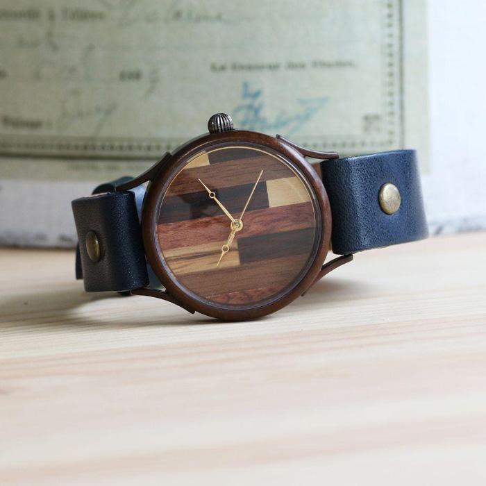 【ふるさと納税】パズルのように5種類のナチュラルウッドを組んだハンドメイドウォッチ　ベルトカラー：茄子紺　Lサイズ　WJ082L茄子紺 サムネイル3