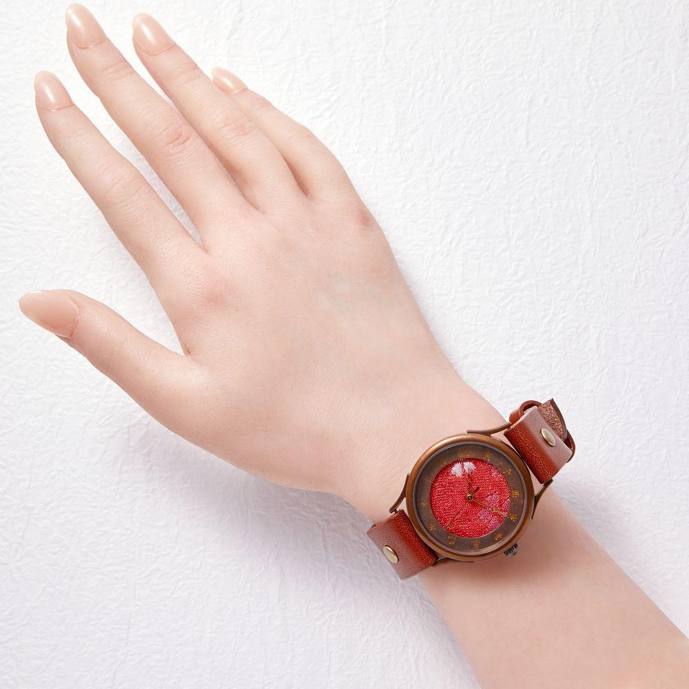 【ふるさと納税】伝統工芸品【西陣織 赤】の文字盤が美しい腕時計　干支インデックス　ベルトカラー：茶　WJ001L 西陣織赤-茶 サムネイル3