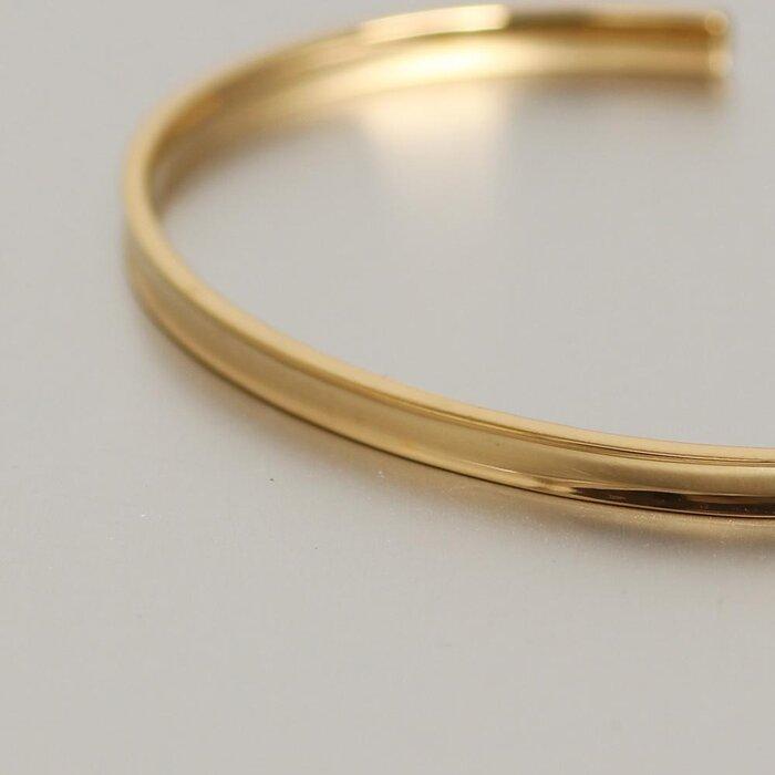 【ふるさと納税】【K18イエローゴールドバングル】逆甲丸のデザインが印象的で美しいバングル 上品な大人カラーが人気　K18-B003 サムネイル3