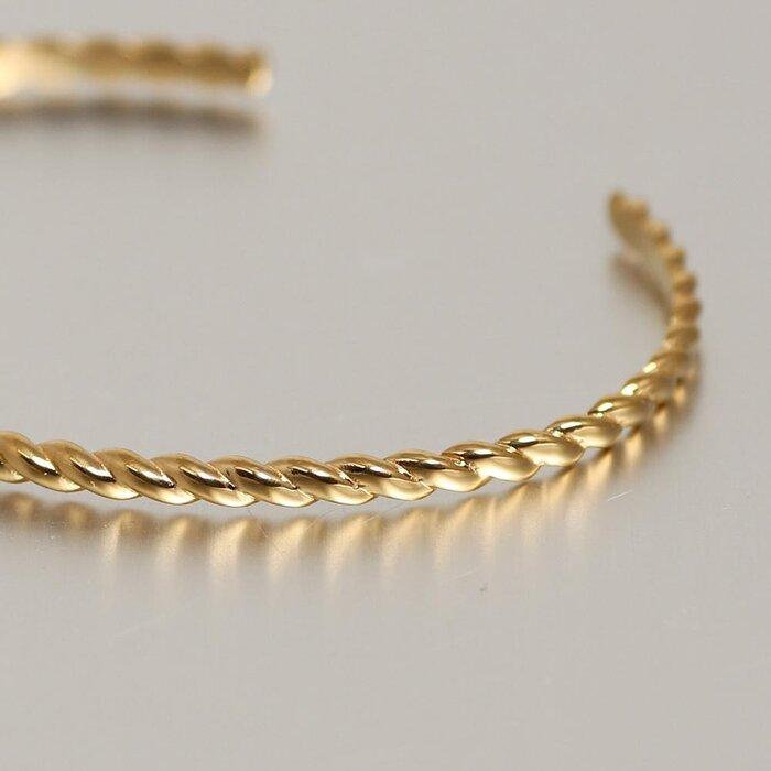 【ふるさと納税】【K18イエローゴールドバングル】個性的なねじりデザインとクラシカルな輝きが印象的 大人カラーが人気　K18-B004 サムネイル3