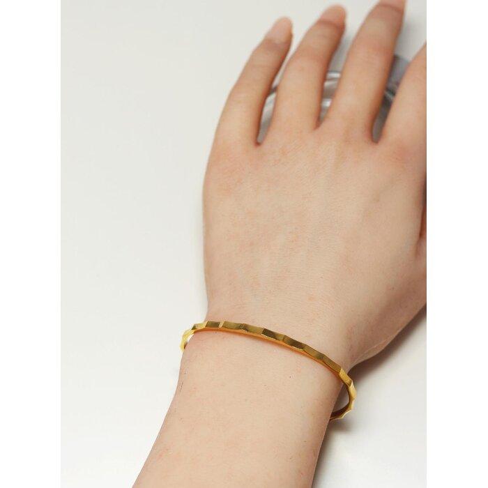 【ふるさと納税】【K10イエローゴールドバングル】凹凸デザインが個性的で印象的なバングル 深みある大人カラーが人気　K10-B001 サムネイル2