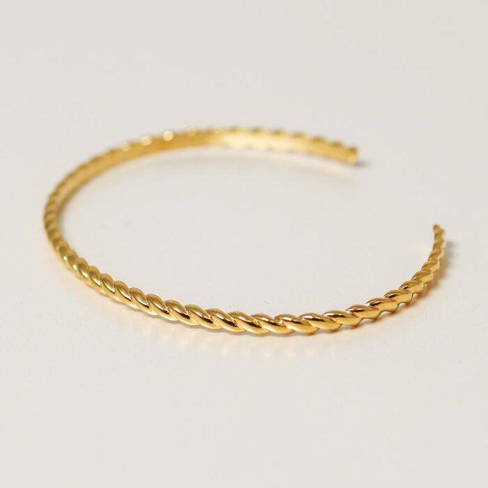 【ふるさと納税】【K10イエローゴールドバングル】個性的なねじりデザインとクラシカルな輝きが印象的 大人カラーが人気　K10-B004 サムネイル3