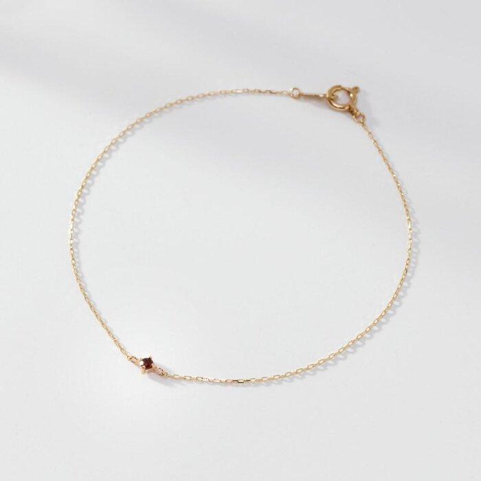 【ふるさと納税】K10イエローゴールド 天然石ブレスレット【1月誕生石ガーネット】華奢見え 4本たてづめ 長さ17cm　K10-07-01 / 金 ゴールド ジュエリー アクセサリー ギフト プレゼント レディース シンプル 定番 サムネイル2