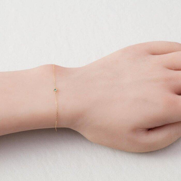 【ふるさと納税】K10イエローゴールド 天然石ブレスレット【5月誕生石エメラルド】華奢見え 4本たてづめ 長さ17cm　K10-07-05 / 金 ゴールド ジュエリー アクセサリー ギフト プレゼント レディース シンプル 定番 サムネイル3