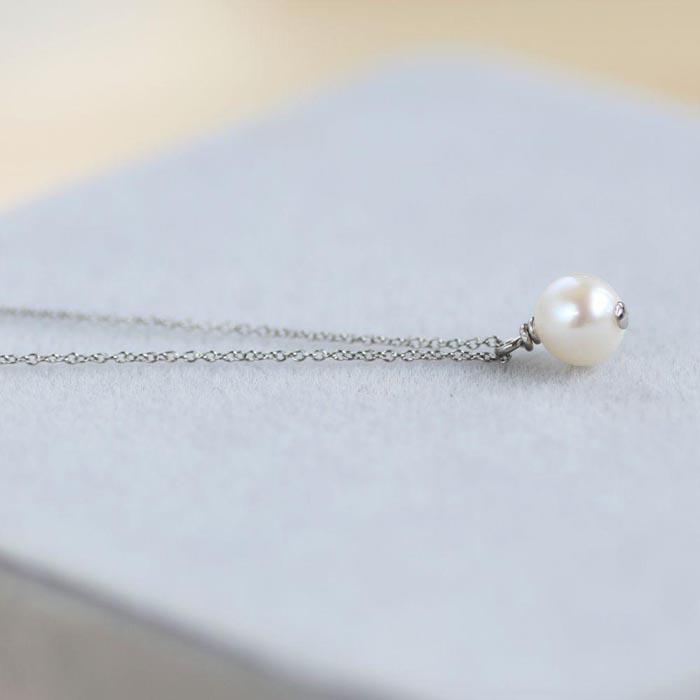 【ふるさと納税】小さいながらも存在感のある 6mm 淡水パールネックレス チェーンカラー：シルバー サイズ：45cm PE002S サムネイル3