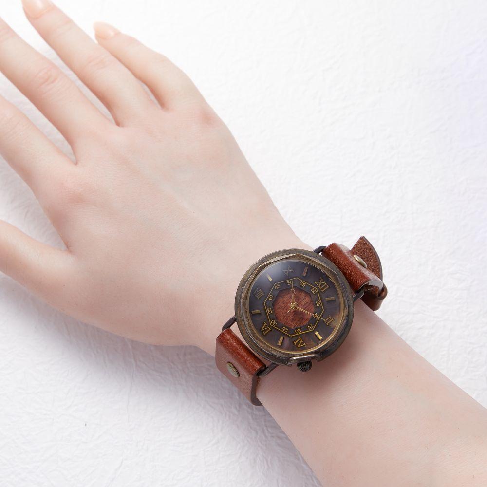 【ふるさと納税】天然樹木【ブビンカ】と八角形デザインの文字盤が可愛いハンドメイドウォッチ Mサイズ ベルトカラー：茶 WB007M W2-茶 サムネイル3