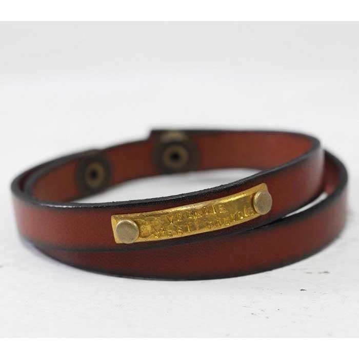 レザーブレスレット 格言メッセージが刻まれたプレート付き 牛革　イタリアンレース　レザーカラー：茶　WL003-茶
