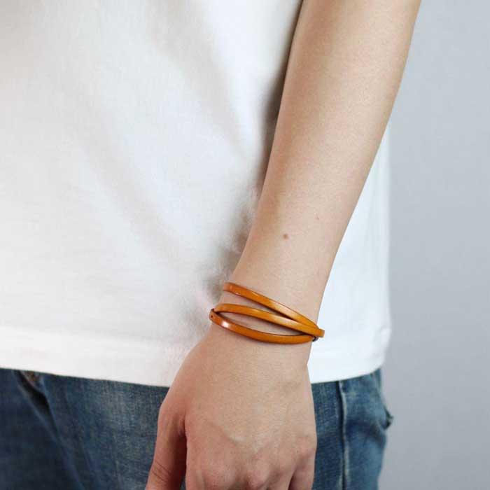 【ふるさと納税】【栃木レザー 3重巻きブレスレット アンクレット】自由にアレンジを楽しめるデザイン レザーカラー：蜜柑　WL009 蜜柑 サムネイル3