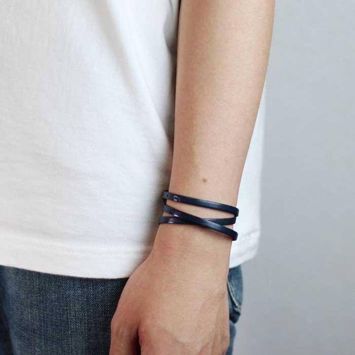 【ふるさと納税】【栃木レザー 3重巻きブレスレット アンクレット】自由にアレンジを楽しめるデザイン レザーカラー：茄子紺　WL009 茄子紺 サムネイル3