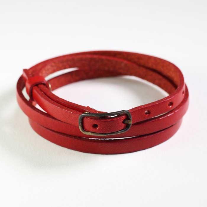【栃木レザー 3重巻きブレスレット アンクレット】自由にアレンジを楽しめるデザイン レザーカラー：紅　WL009 紅