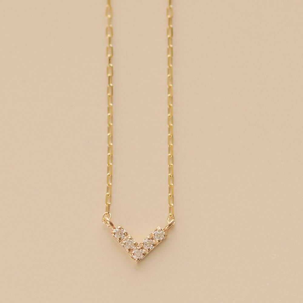 人気デザイン！【K18イエローゴールドダイヤモンドネックレス】クールなV型デザインでデコルテラインを美しく　K18-01-03 / 金 ゴールド ダイヤ ジュエリー アクセサリー ギフト プレゼント レディース シンプル 定番