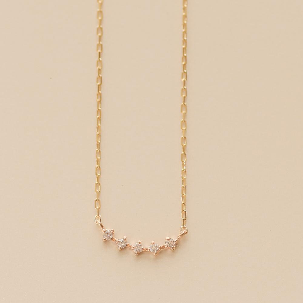 大人気デザイン【K18イエローゴールドダイヤモンドネックレス】上品なカーブデザインで胸元をフェミニンに美しく　K18-01-07 / 金 ゴールド ダイヤ ジュエリー アクセサリー ギフト プレゼント レディース シンプル 定番