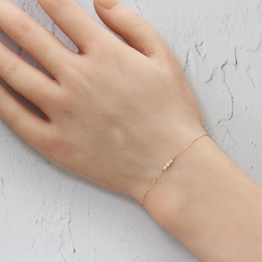 【ふるさと納税】【K10イエローゴールド ラボダイヤモンドブレスレット】0.063ct 3粒ダイヤの美しさが際立つチェーンブレス 17cm　K10-B006 サムネイル3