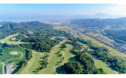 彦根カントリー倶楽部 平日 2~4名様 セルフプレー券 ( 食事付き ) ゴルフ プレー券 チケット 食事付 2名 3名 4名 2人 3人 4人 ゴルフ場 利用券 ペア グループ ファミリー コース 体験チケット 観光 旅行 体験 滋賀 彦根 カップル 家族 ギフト プレゼント