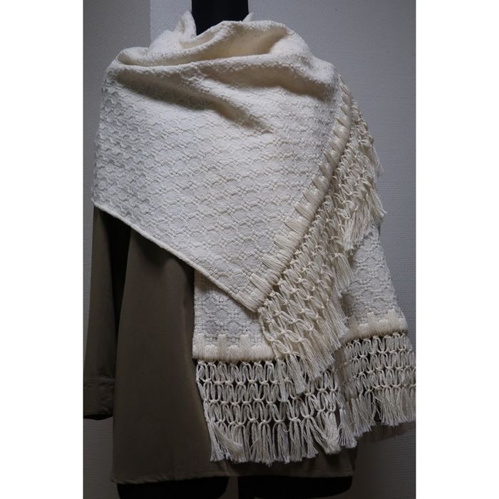 ワンランク上のドレスアップをお楽しみに！ 洗えるストール（大）白