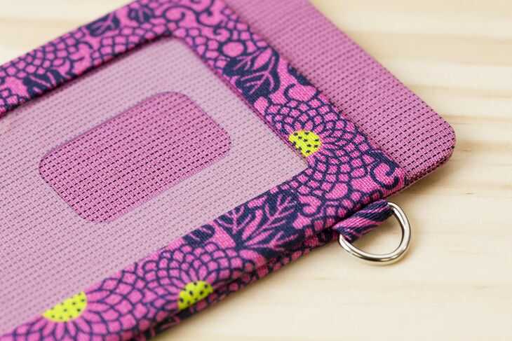 【ふるさと納税】【浜ちりめん】 afumicoシルク製パスケース 滋賀県長浜市/シルクライフジャパン株式会社 [AQBZ004] 浜ちりめん シルク 絹 工芸 絹織物 パスケース 上質 人気 おすすめ 日本製 日用品 柄物 通勤 通学 サムネイル2