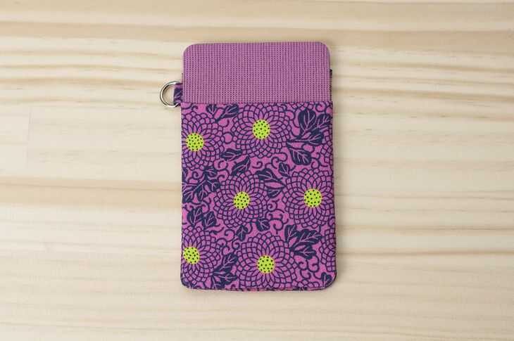 【ふるさと納税】【浜ちりめん】 afumicoシルク製パスケース 滋賀県長浜市/シルクライフジャパン株式会社 [AQBZ004] 浜ちりめん シルク 絹 工芸 絹織物 パスケース 上質 人気 おすすめ 日本製 日用品 柄物 通勤 通学 サムネイル3