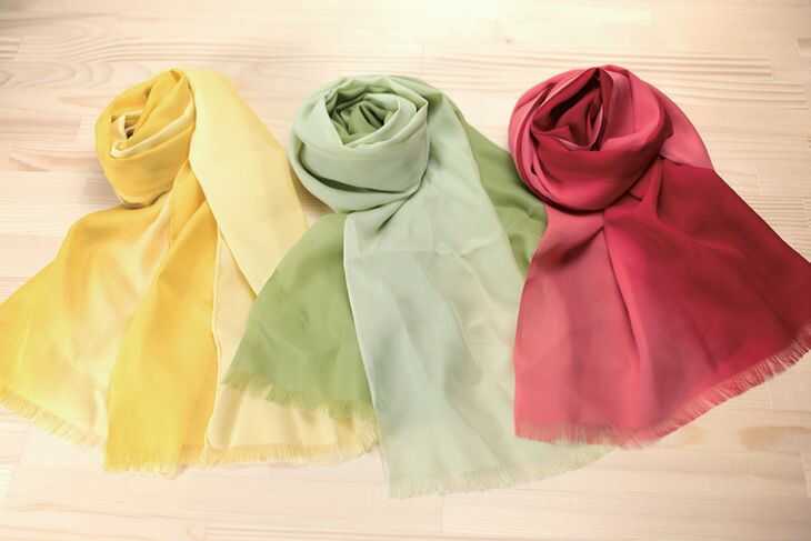 【浜ちりめん】 kinuminaさわやかストール(手染め二色ぼかしタイプ) 滋賀県長浜市/シルクライフジャパン株式会社 [AQBZ014] 浜ちりめん シルク 絹 工芸 絹織物 ストール スカーフ ファッション小物人気 おすすめ