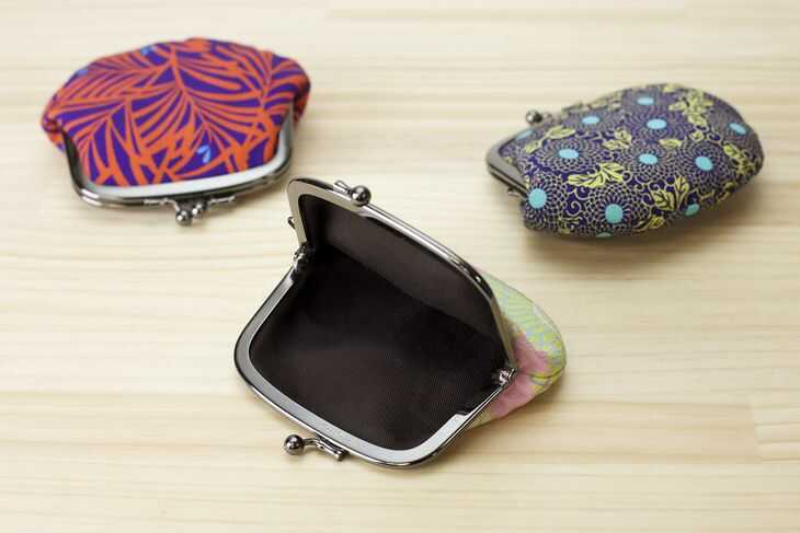 【ふるさと納税】【浜ちりめん】 afumicoシルク製がま口 滋賀県長浜市/シルクライフジャパン株式会社 [AQBZ022] 浜ちりめん シルク 絹 工芸 絹織物 小銭入れ コインケース 上質 人気 おすすめ お財布 財布 ミニ財布 がま口 サムネイル3